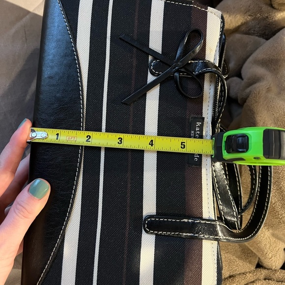 Handbag - Picture 9 of 10